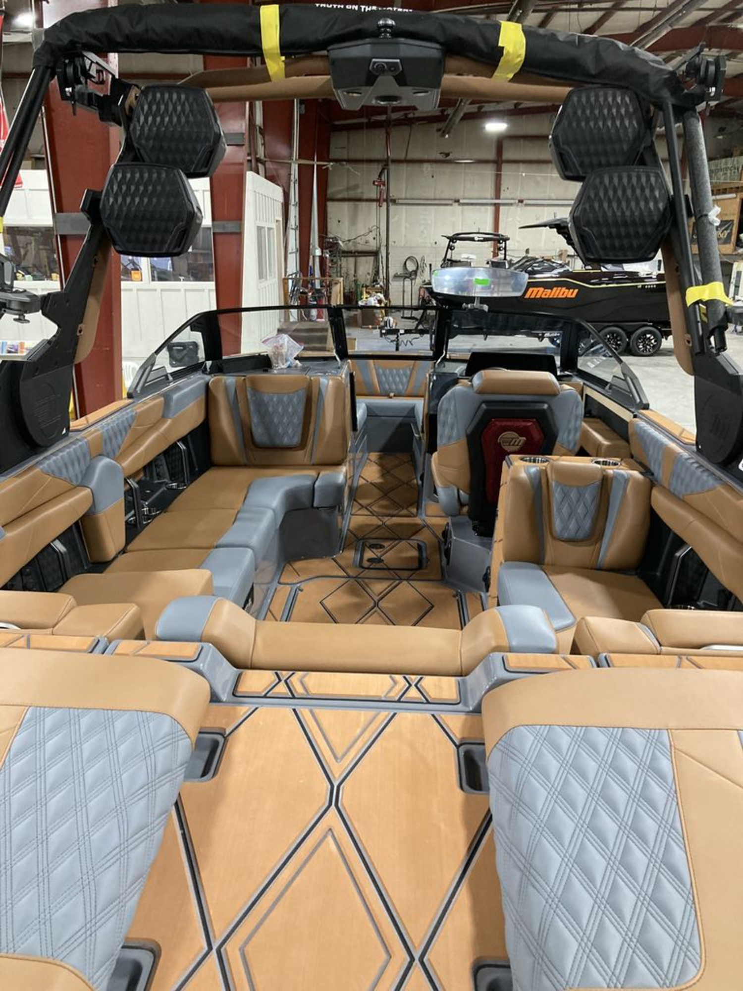 2026 Malibu Boats M242