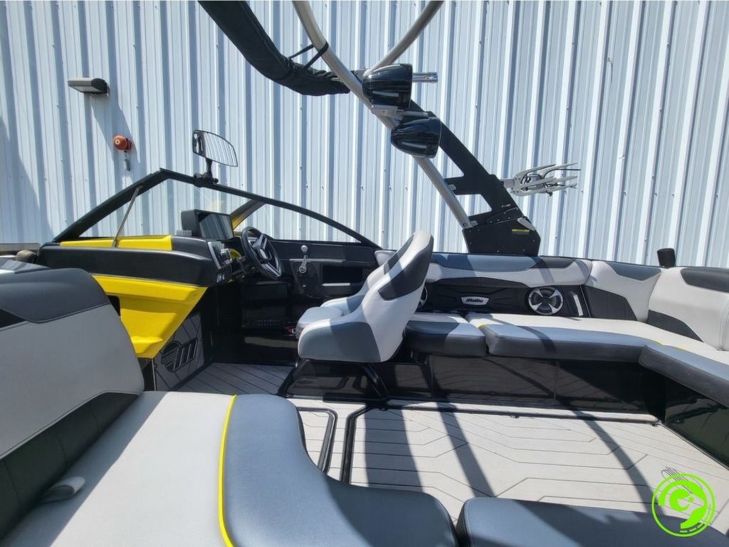 2018 Malibu Boats 23 LSV