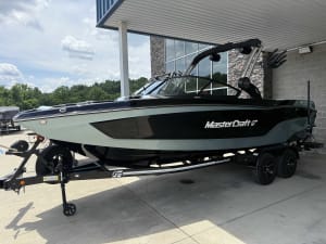 2022-mastercraft-xt24-129098-image1