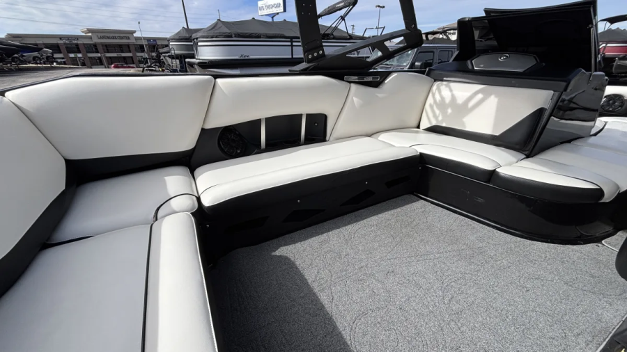 2012 Axis Boats A22 for sale in LAKE OZARK, Missouri