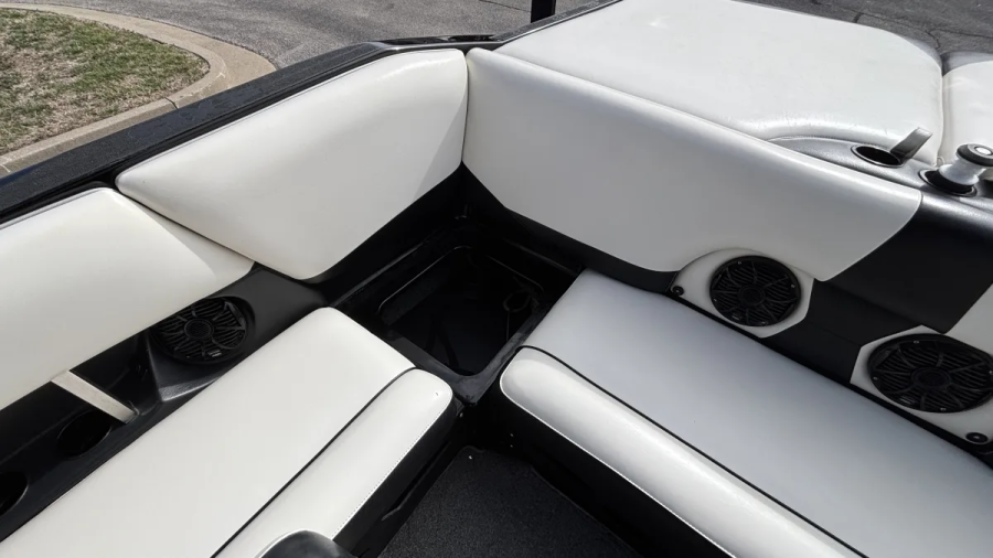 2012 Axis Boats A22 for sale in LAKE OZARK, Missouri