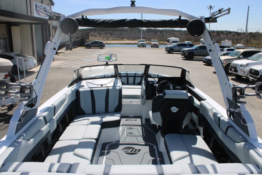 2026 Malibu Boats 21 LX for sale in New Braunfels, Texas