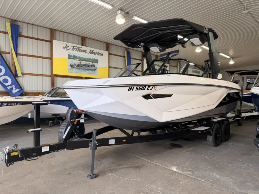2022-nautique-g23-113002-image1_195529.webp