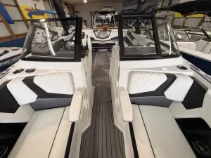 2022-nautique-g23-113002-image5.webp
