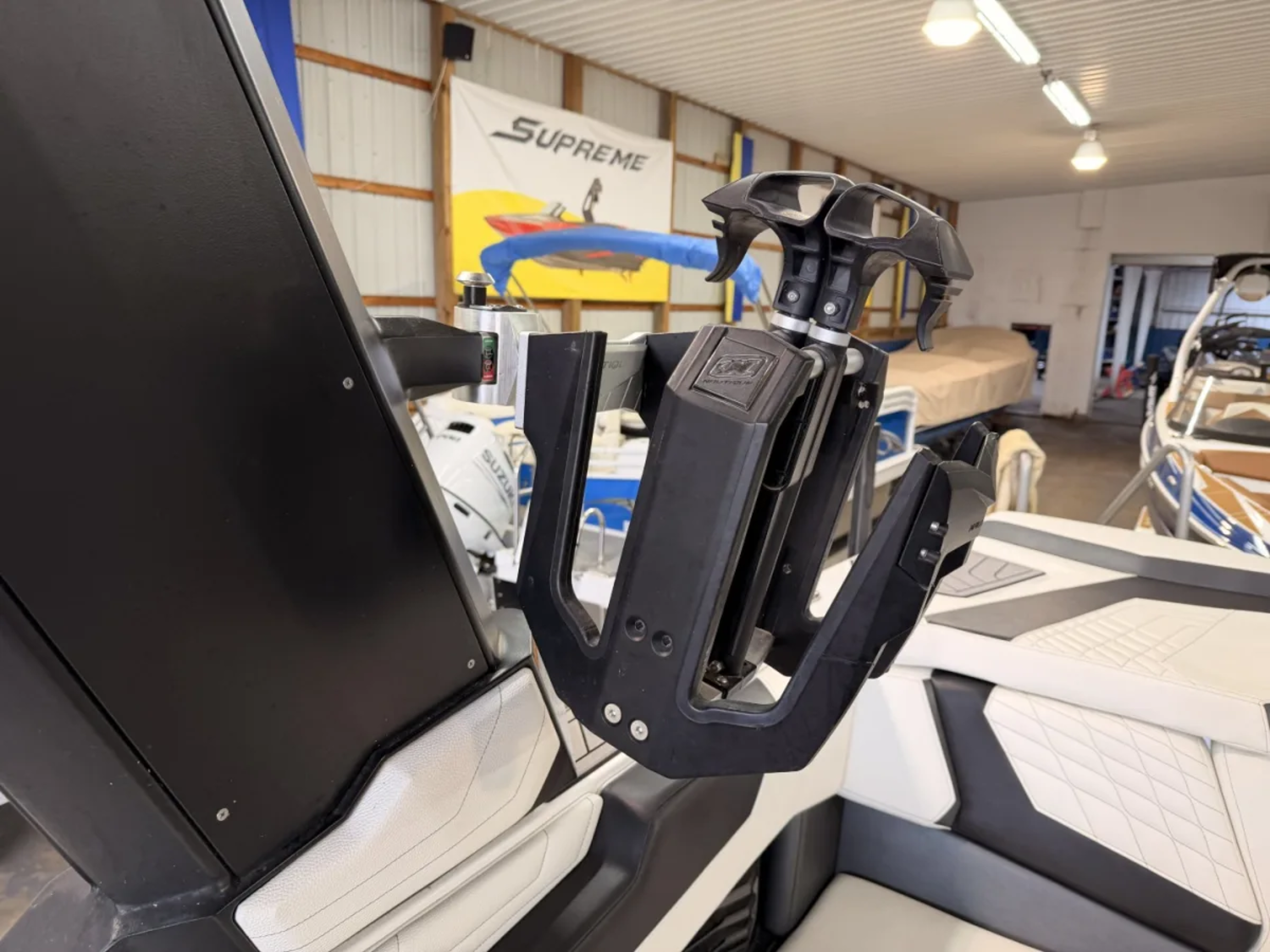 2022 Nautique G23