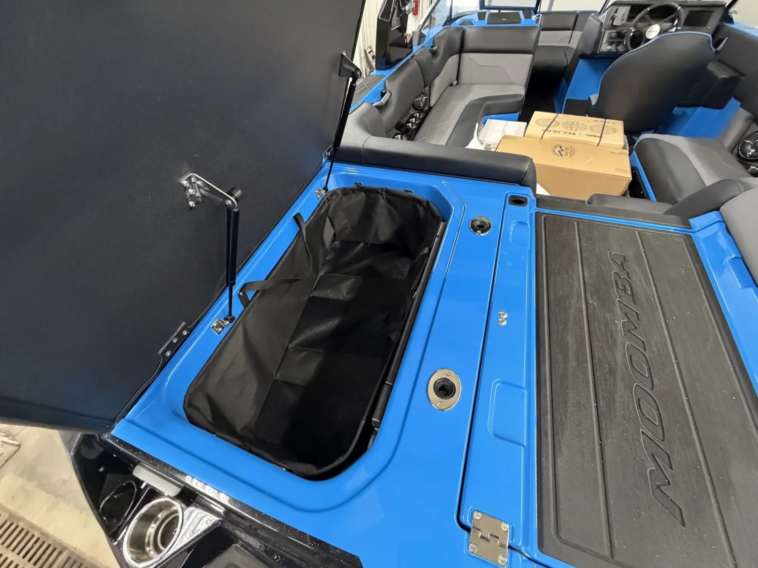 2026 MOOMBA MAX