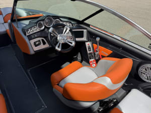 2014-mastercraft-x2-124330-image11