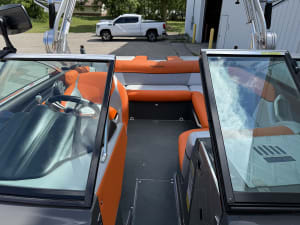 2014-mastercraft-x2-124330-image18