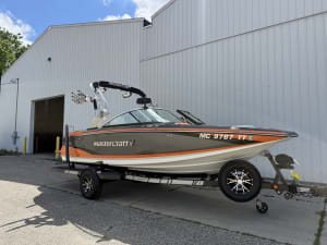 2014-mastercraft-x2-124330-image2