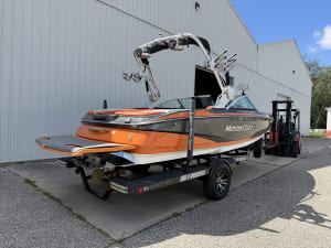 2014-mastercraft-x2-124330-image3