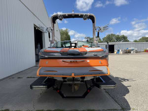 2014-mastercraft-x2-124330-image4