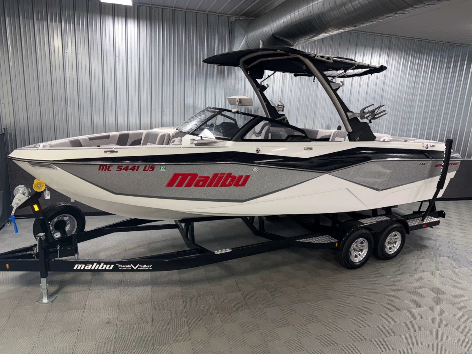2022 Malibu 25 LSV