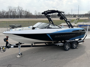 2016 Malibu Boats Wakesetter for sale in Memphis, Tennessee