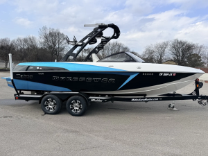 2016 Malibu Boats Wakesetter for sale in Memphis, Tennessee