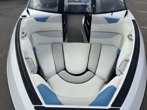 2016 Malibu Boats Wakesetter for sale in Memphis, Tennessee