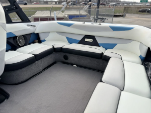 2016 Malibu Boats Wakesetter for sale in Memphis, Tennessee