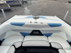 2016 Malibu Boats Wakesetter for sale in Memphis, Tennessee