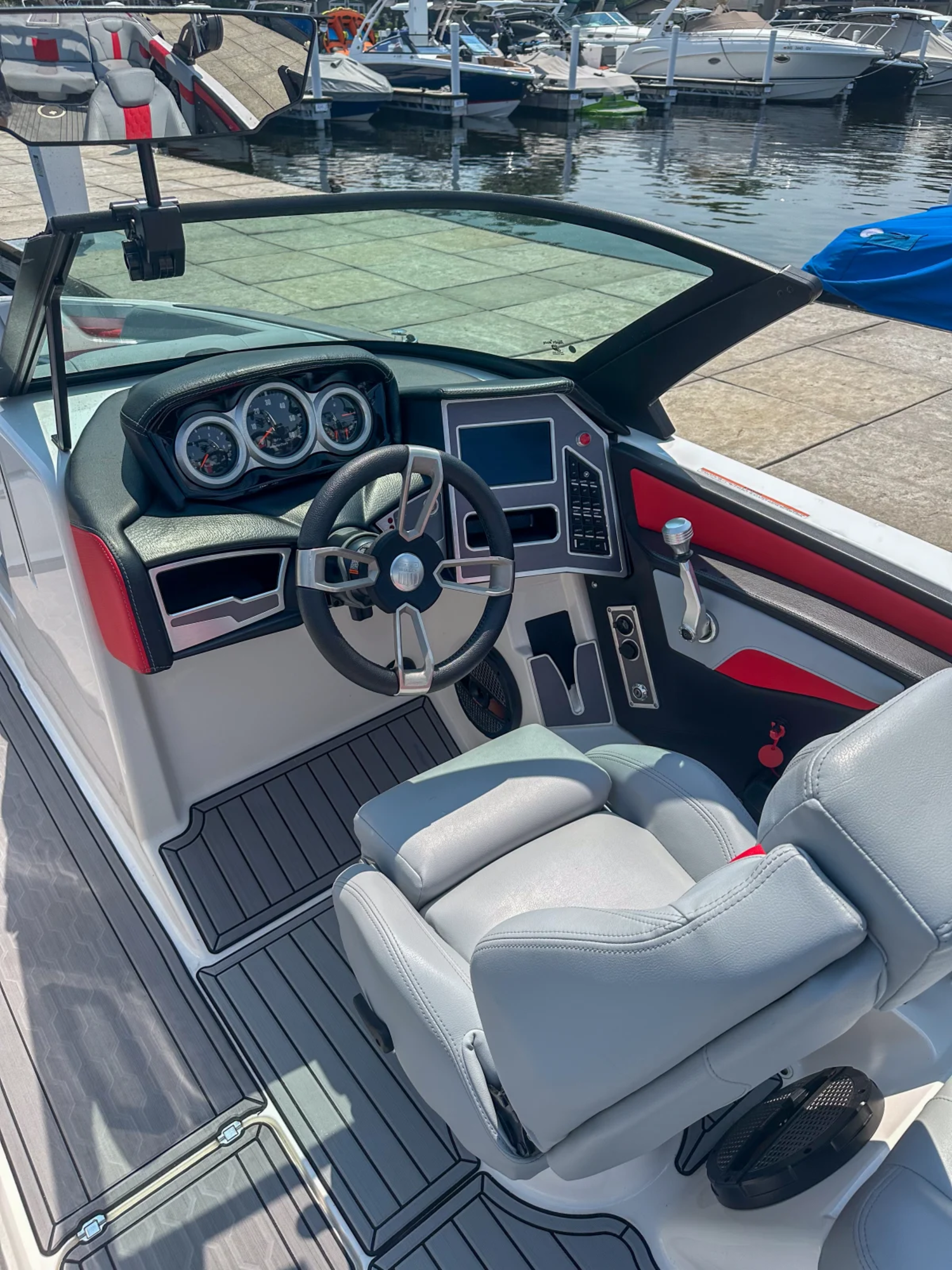 2023 MasterCraft XT23