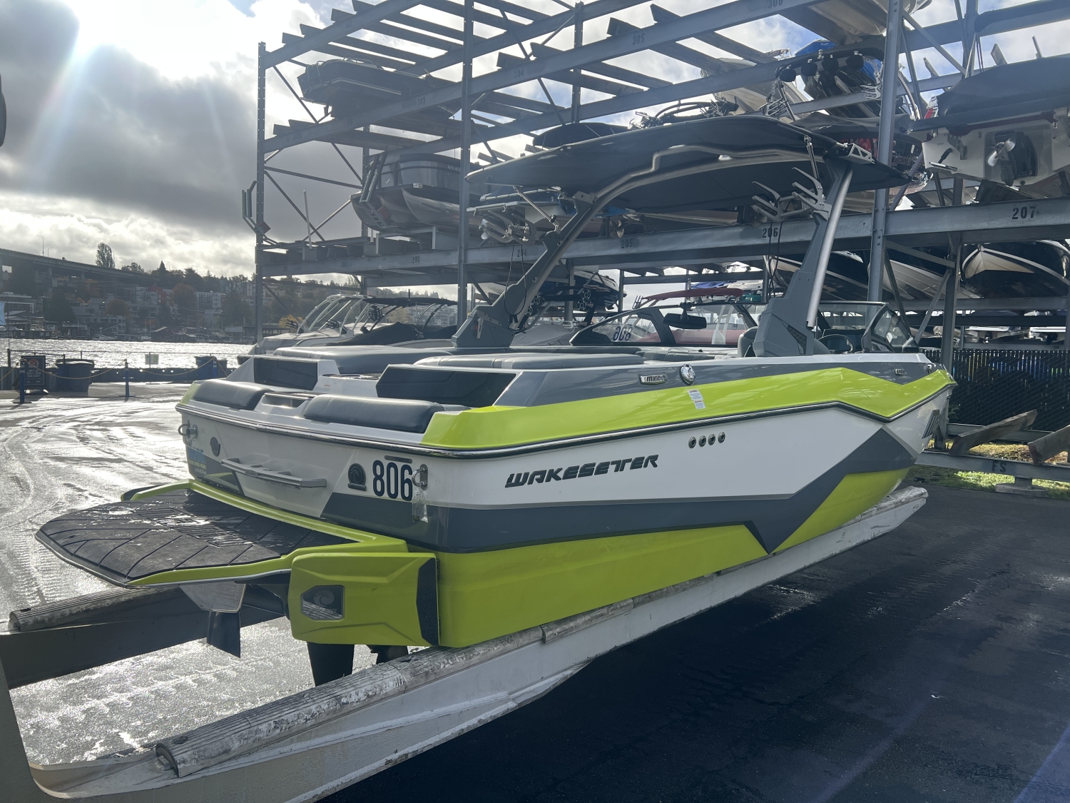 2024 Malibu 22 LSV