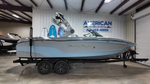2026-mastercraft-xt23-122720-image1