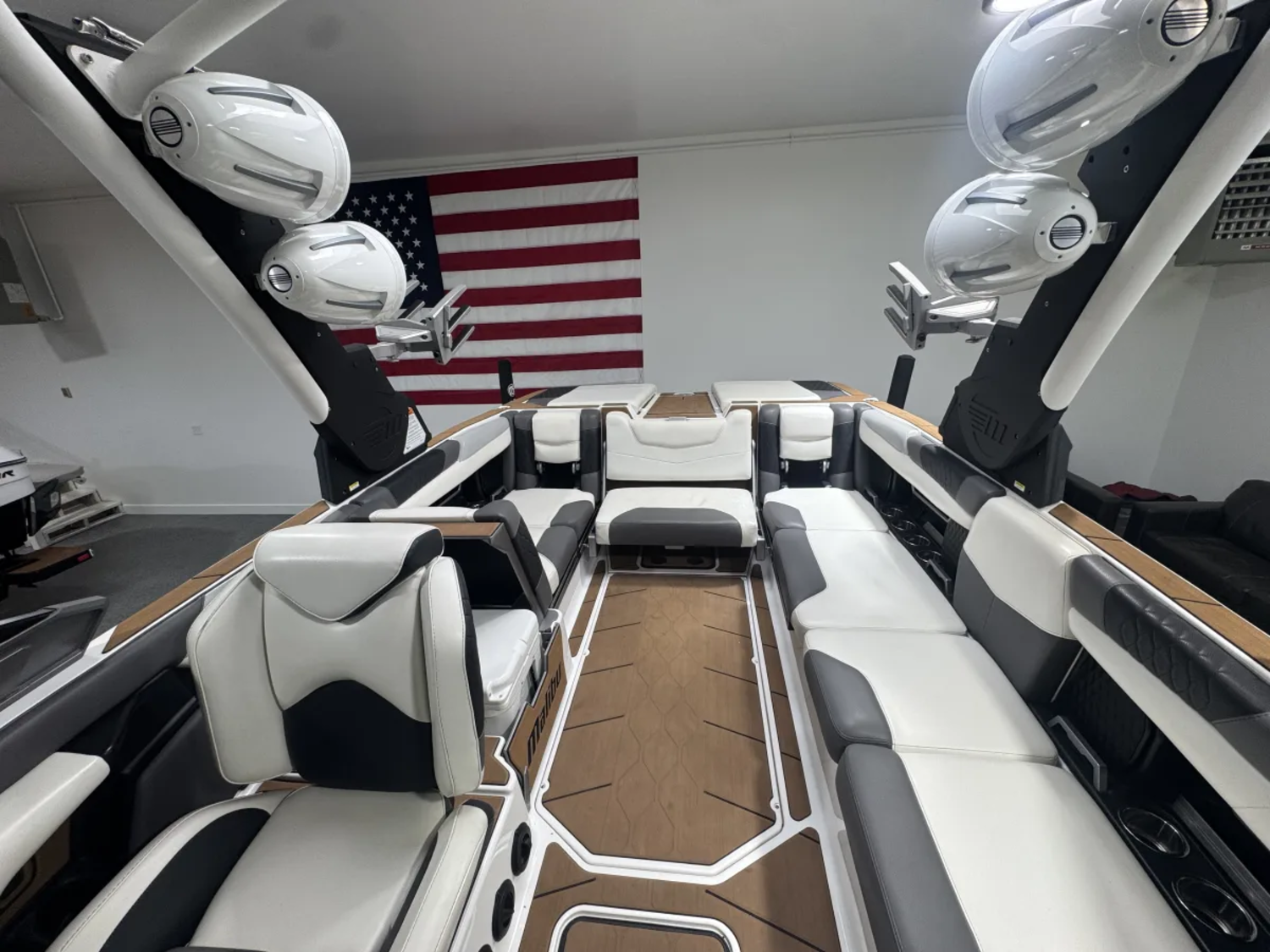 2020 Malibu M240 140 hours