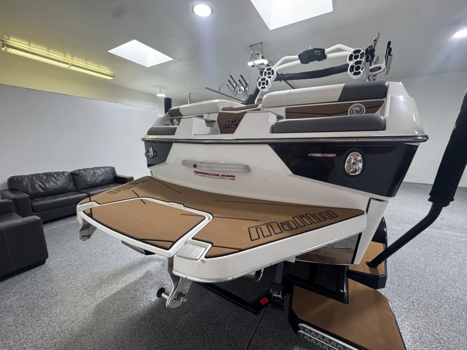 2020 Malibu M240 140 hours