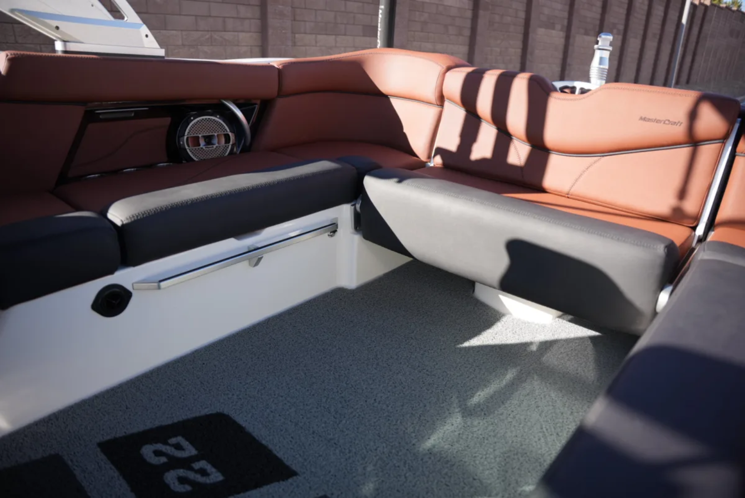 2019 MasterCraft XT22 - Newly listed - LOW HOURS!