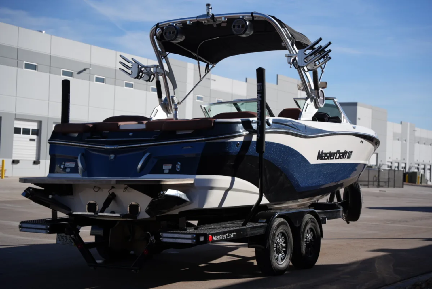 2019 MasterCraft XT22 - Newly listed - LOW HOURS!