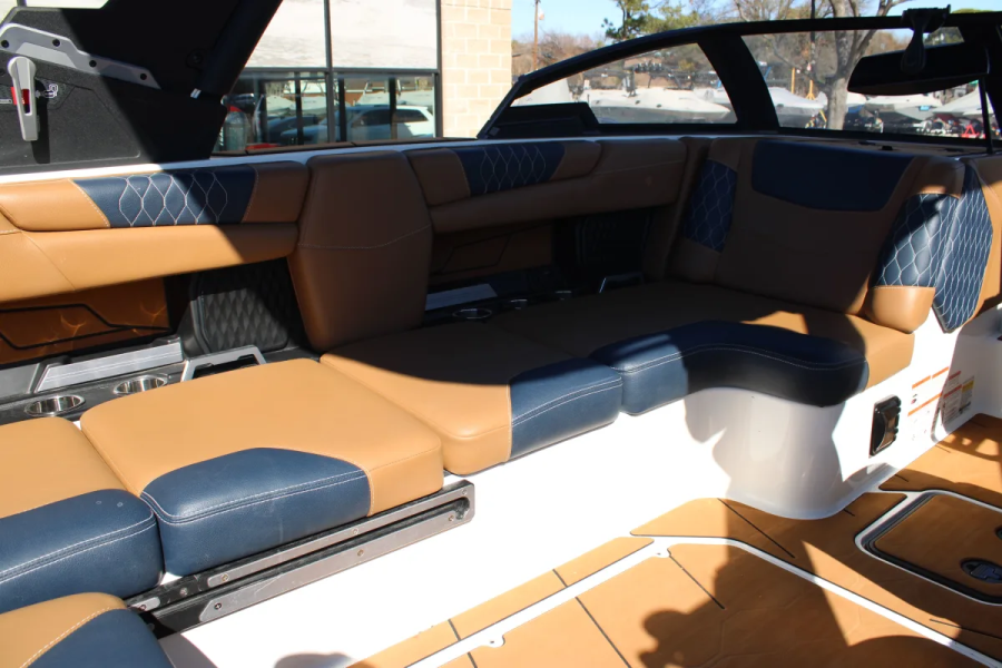 2021 Malibu Boats M220 for sale in Dallas, Texas