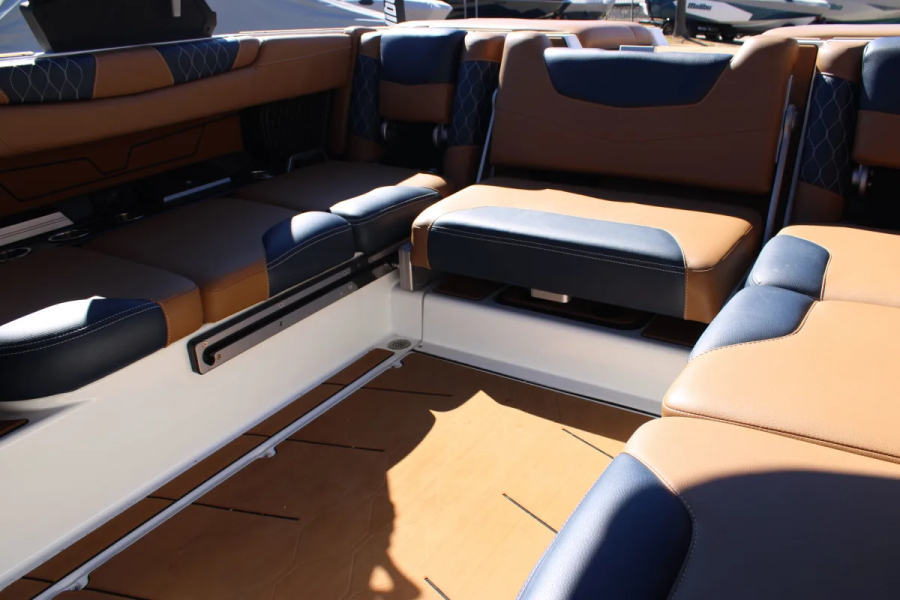 2021 Malibu Boats M220 for sale in Dallas, Texas