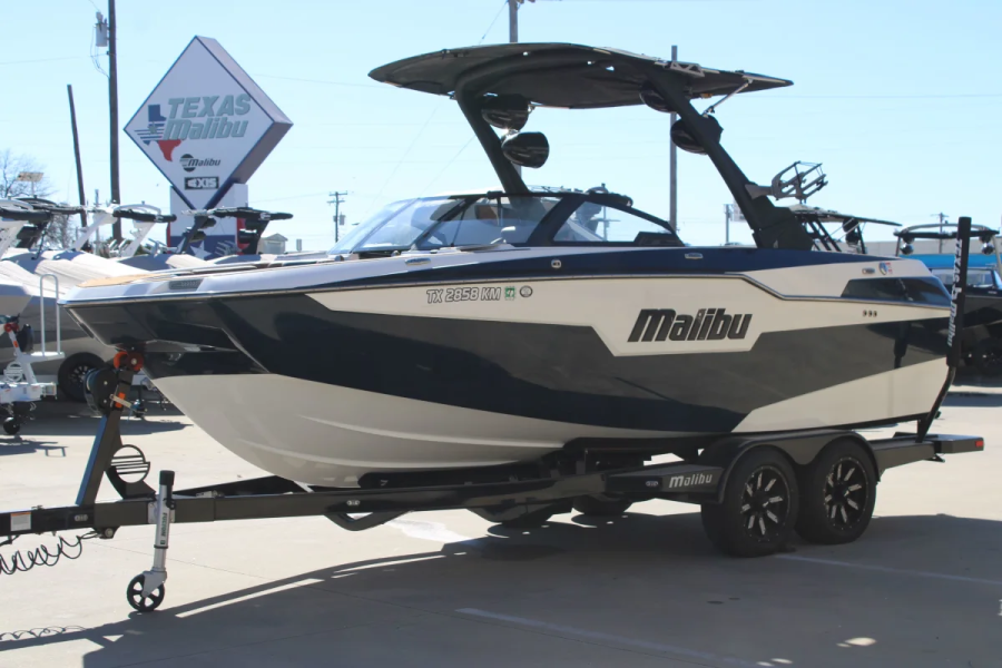 2021 Malibu Boats M220 for sale in Dallas, Texas