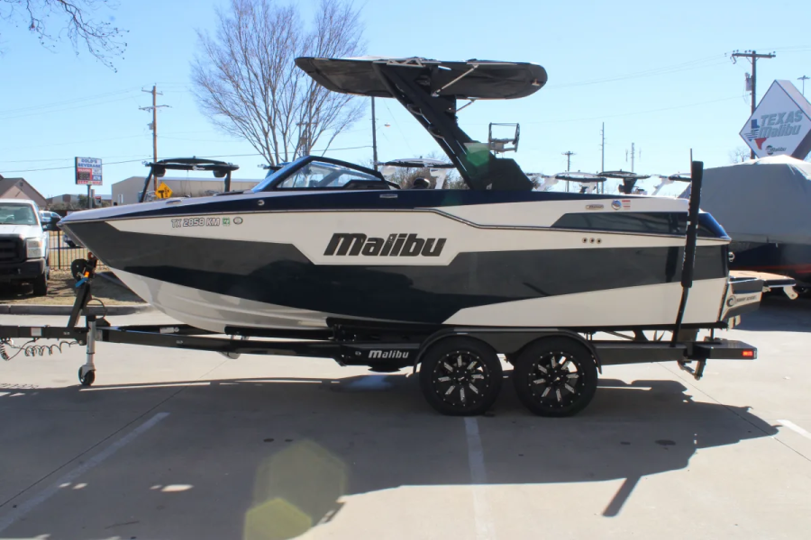 2021 Malibu Boats M220 for sale in Dallas, Texas