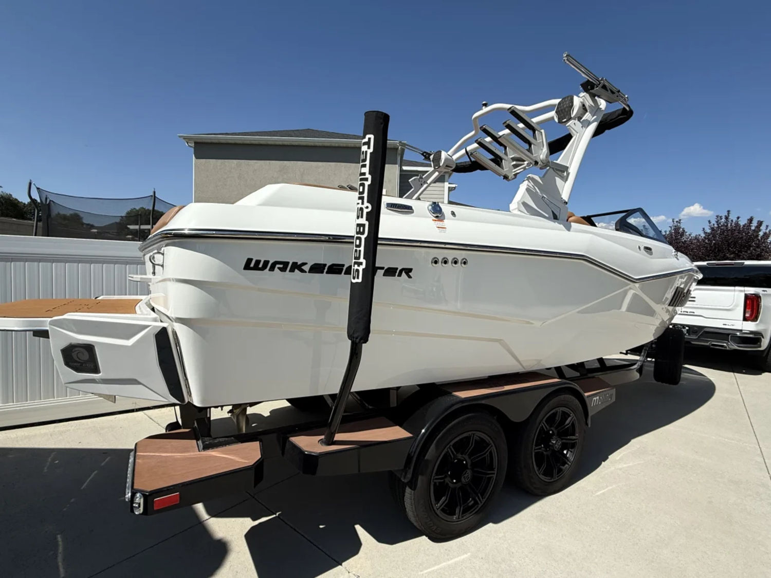 2024 Malibu 22' LSV wakesurf Boat Like New White