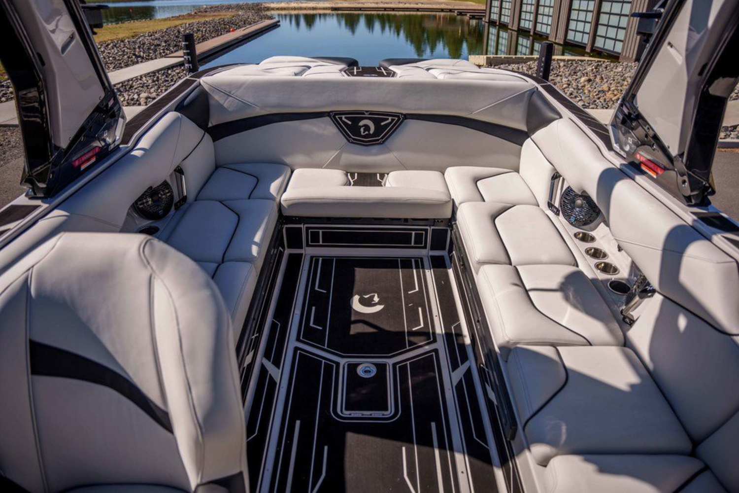 2026 Centurion Nv243