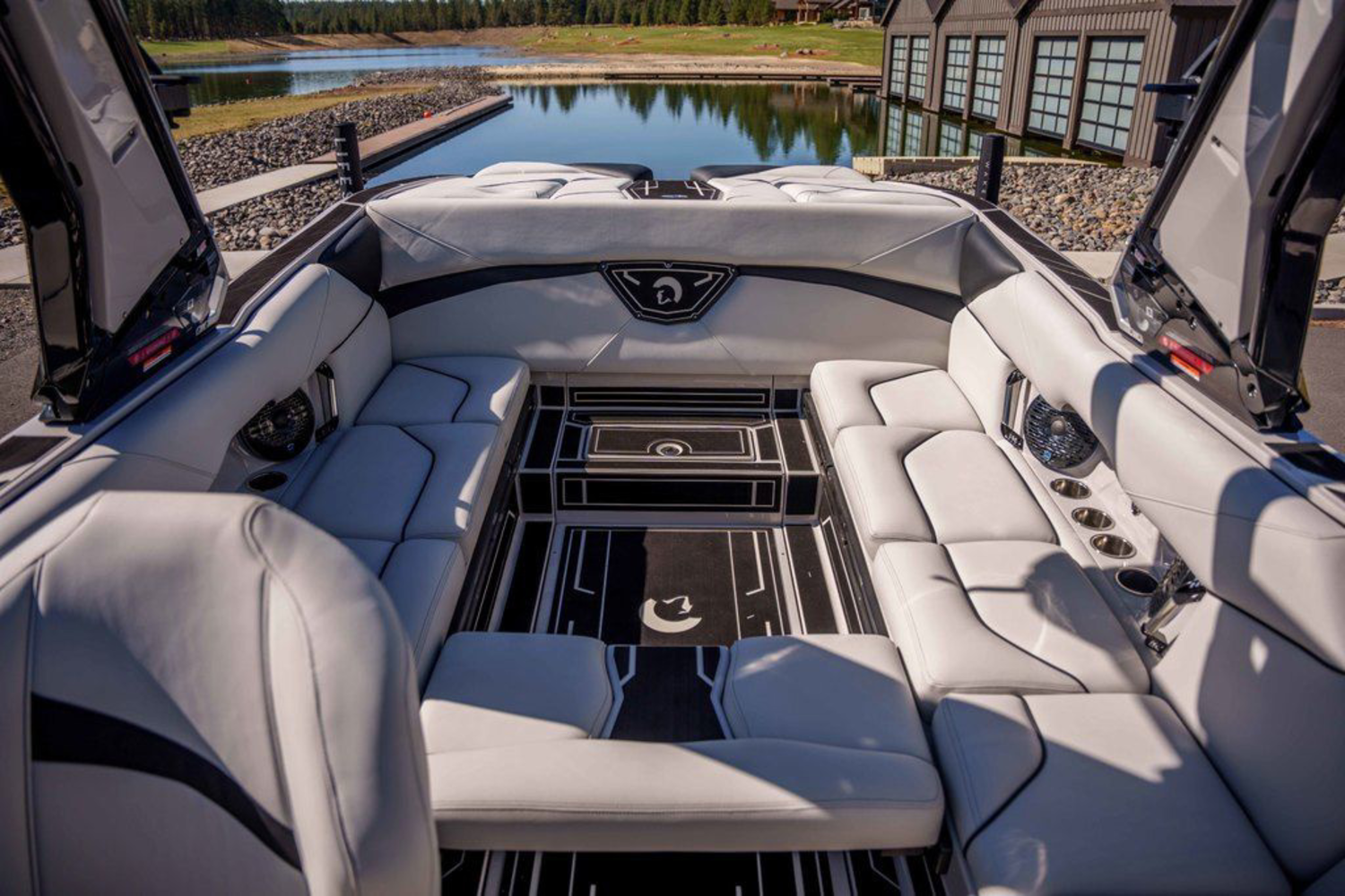 2026 Centurion Nv243