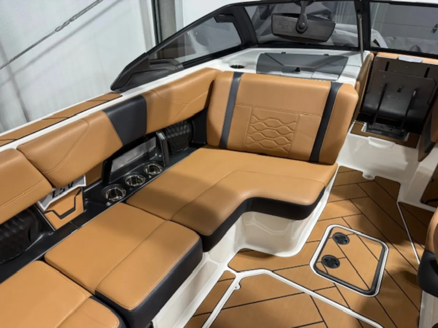 2024 Malibu Wake2024 Malibu WakeSetter 23 LSV – Original Owner – LT4 Supercharged Engine