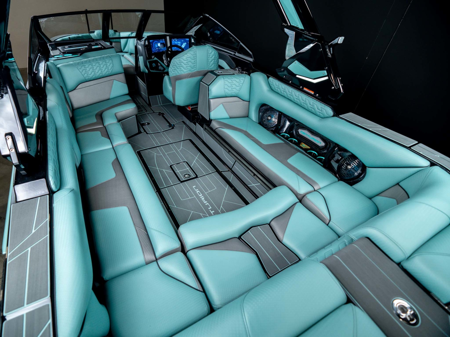 2026 Centurion Boats Ri245