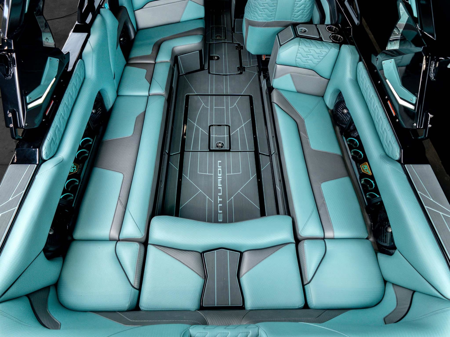 2026 Centurion Boats Ri245