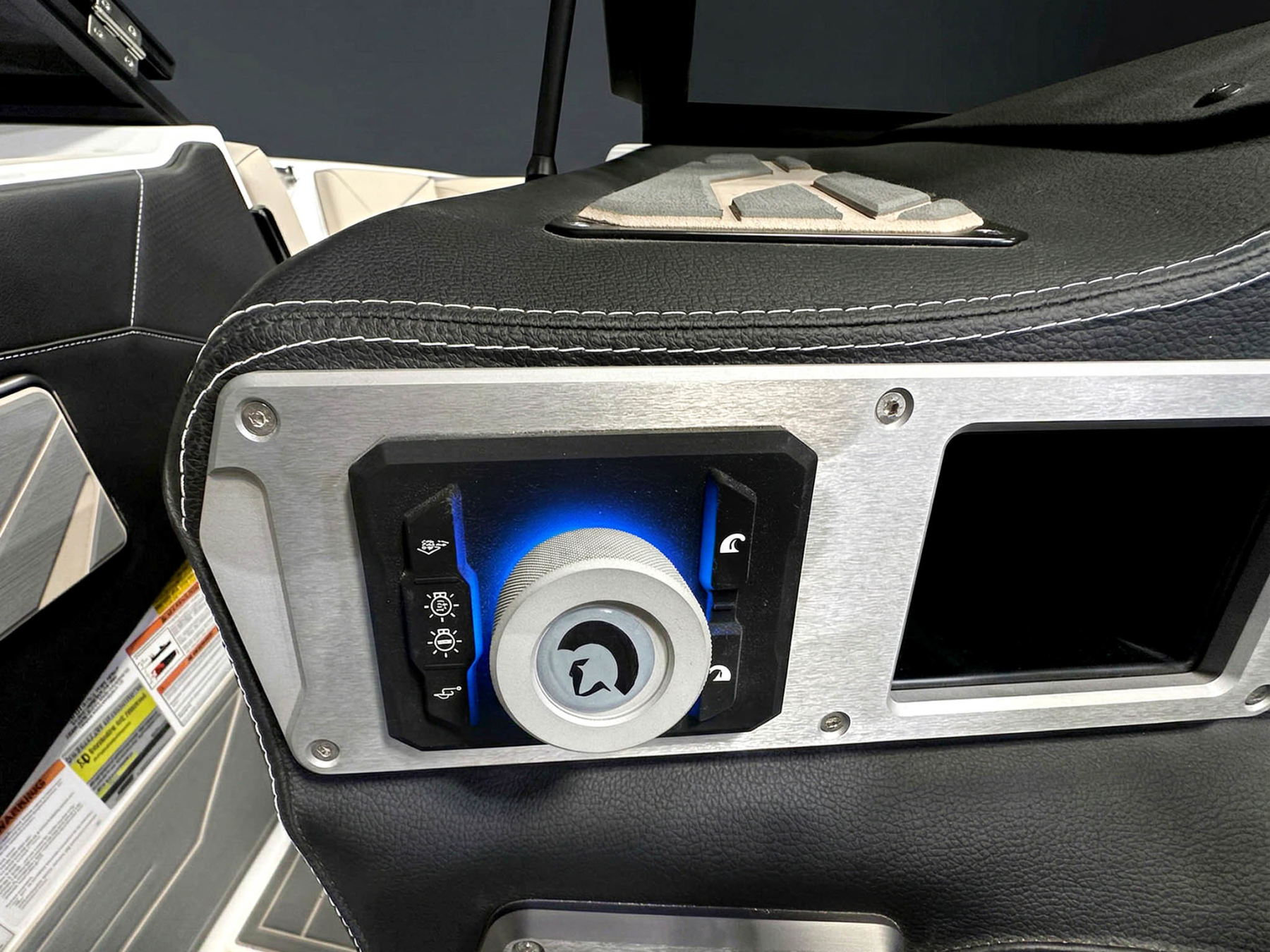 2026 Centurion Boats Nv243