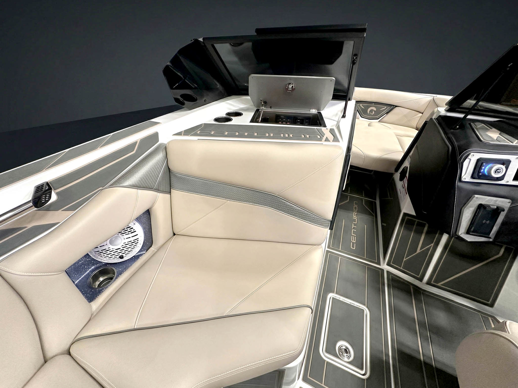 2026 Centurion Boats Nv243