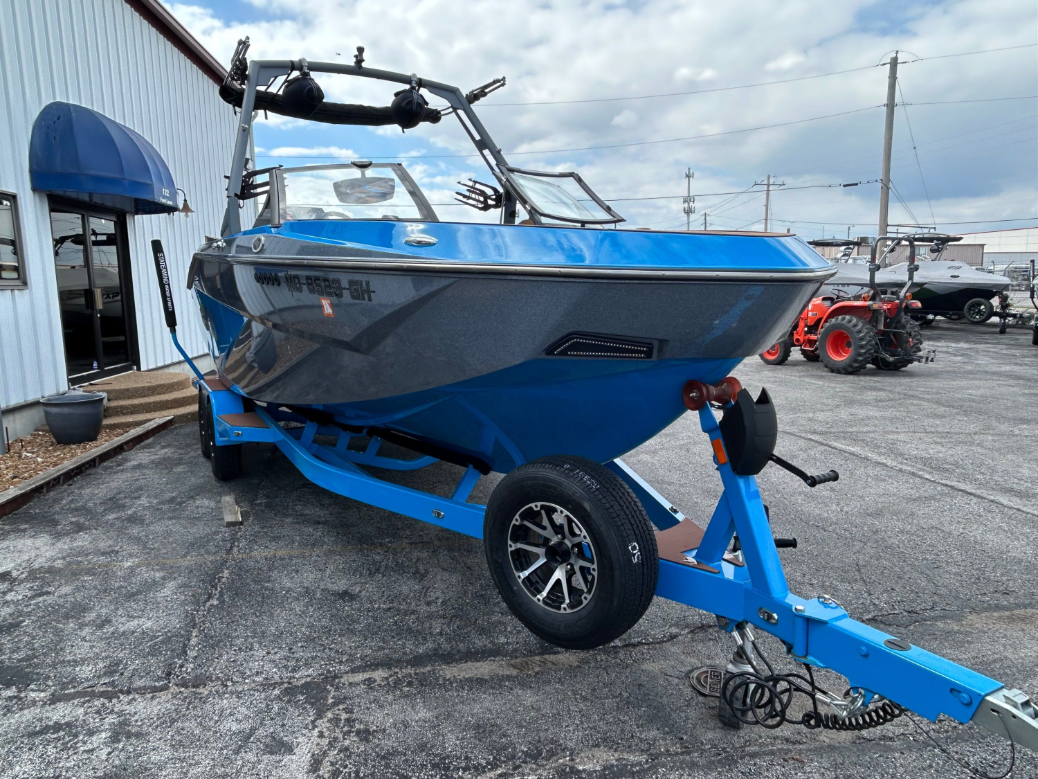 2023 Axis T250