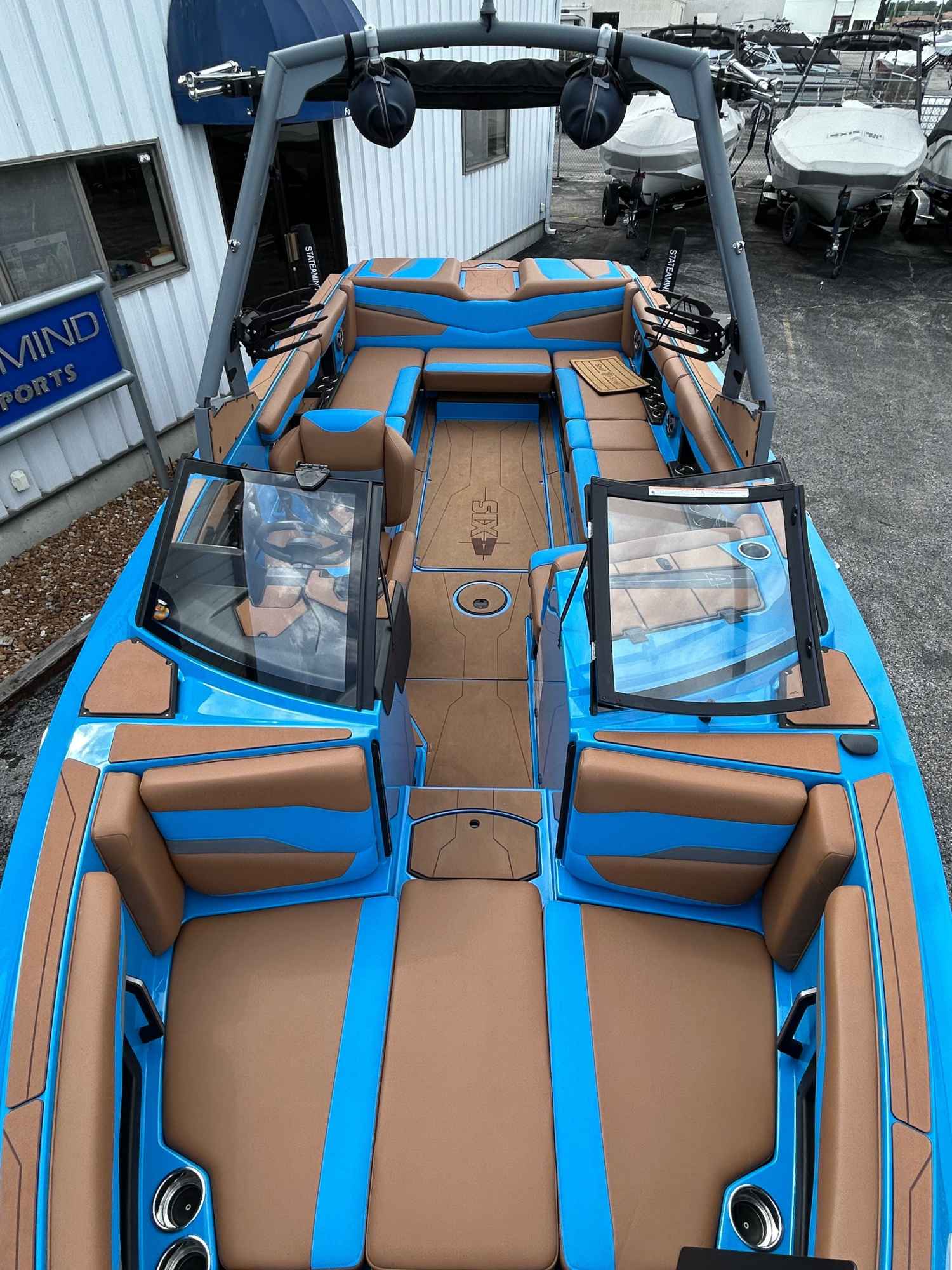 2023 Axis T250
