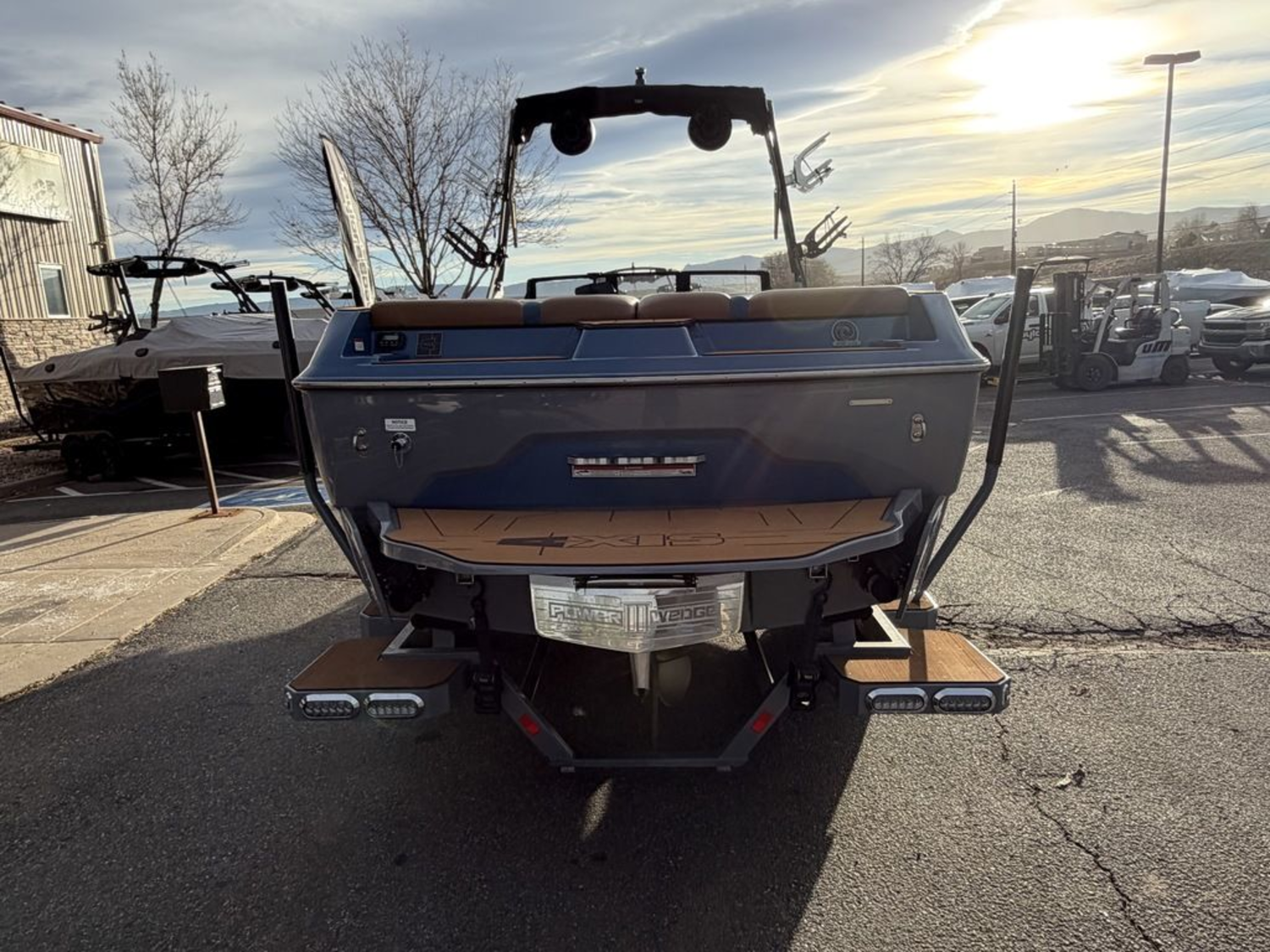 2021 Axis Wake Research A24