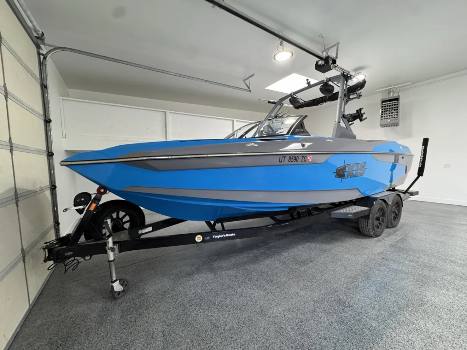 2022 Axis A24 M6 Well Equipped 