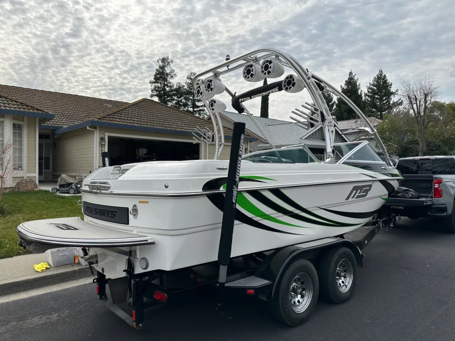 2011 MB Sports Boats B52 21