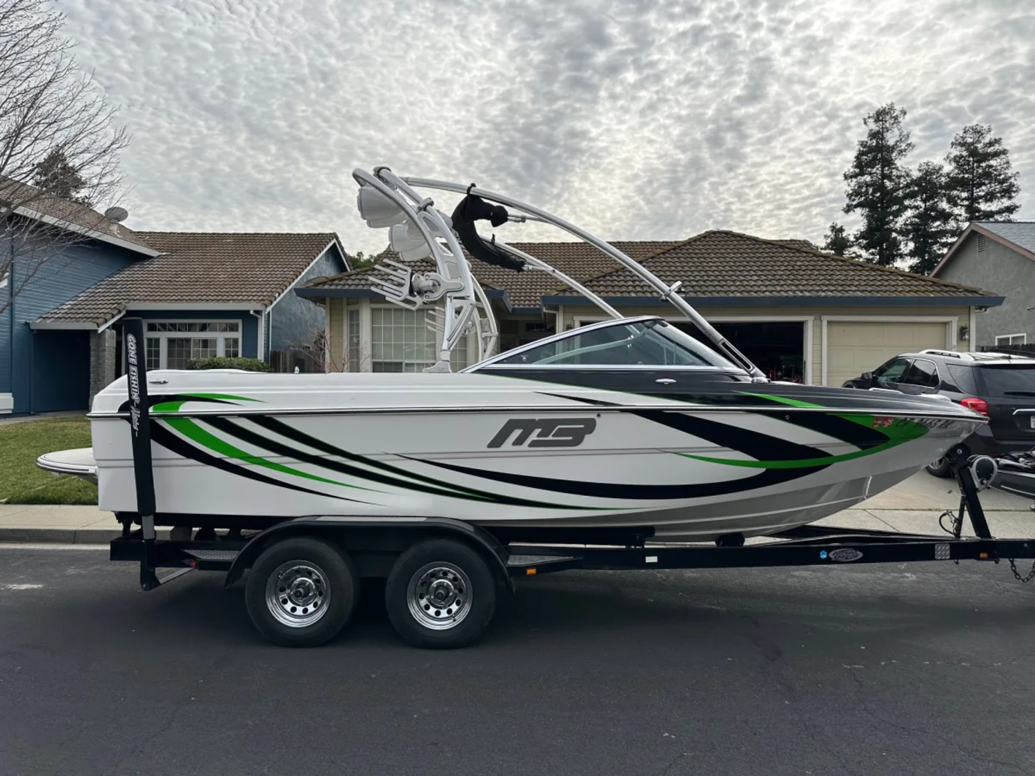 2011 MB Sports Boats B52 21