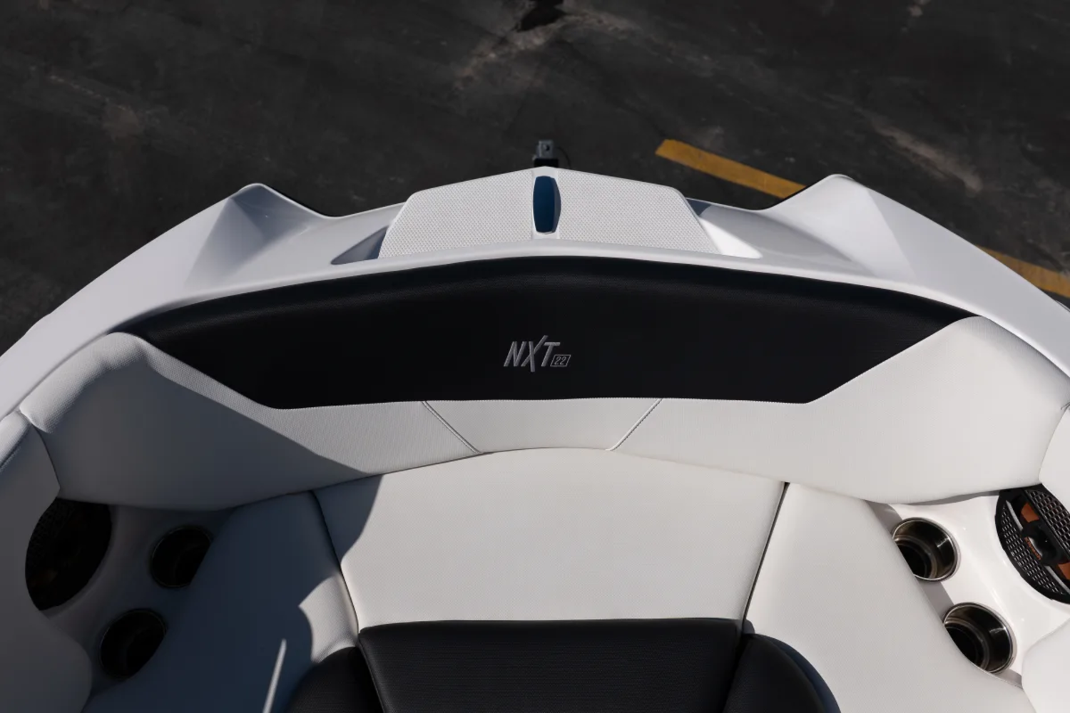 2023 NXT22  FULLY LOADED WITH THE ILMOR 6.0L 380HP 88HRS 