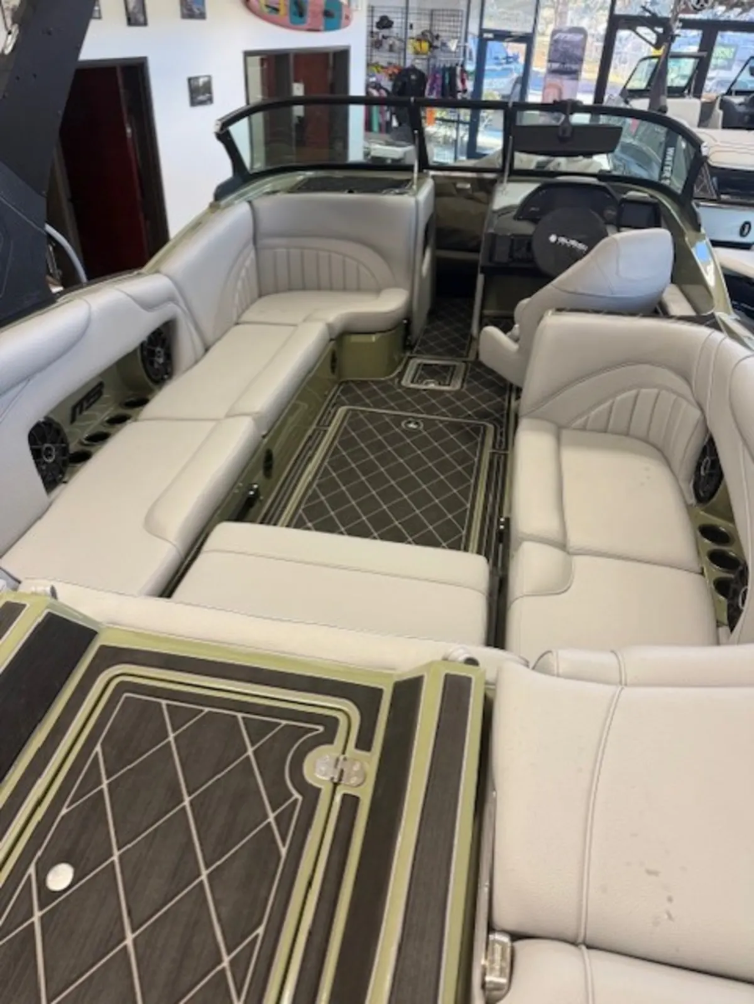 2026 MB Sports B52 23’ Alpha