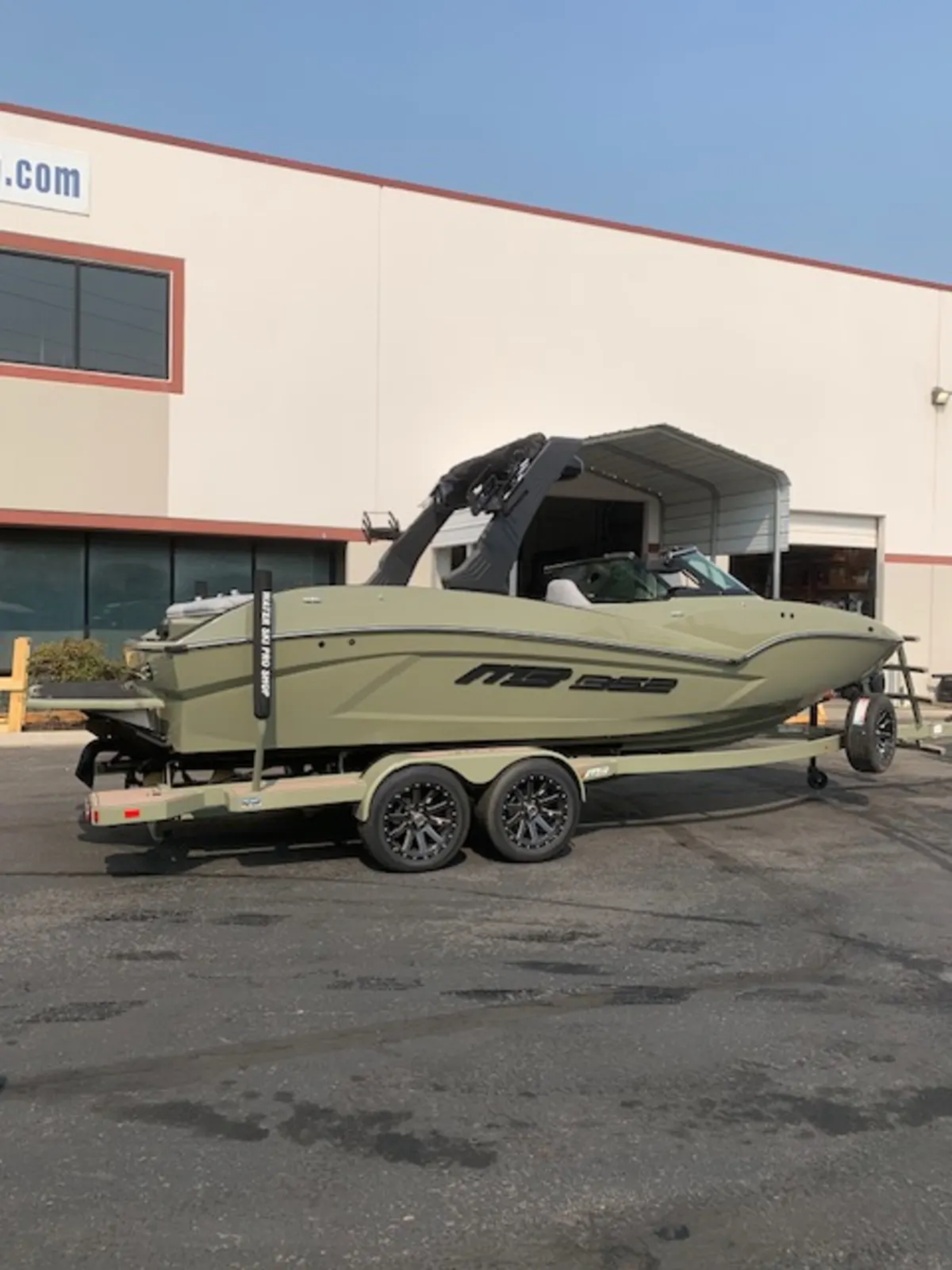 2026 MB Sports B52 23’ Alpha