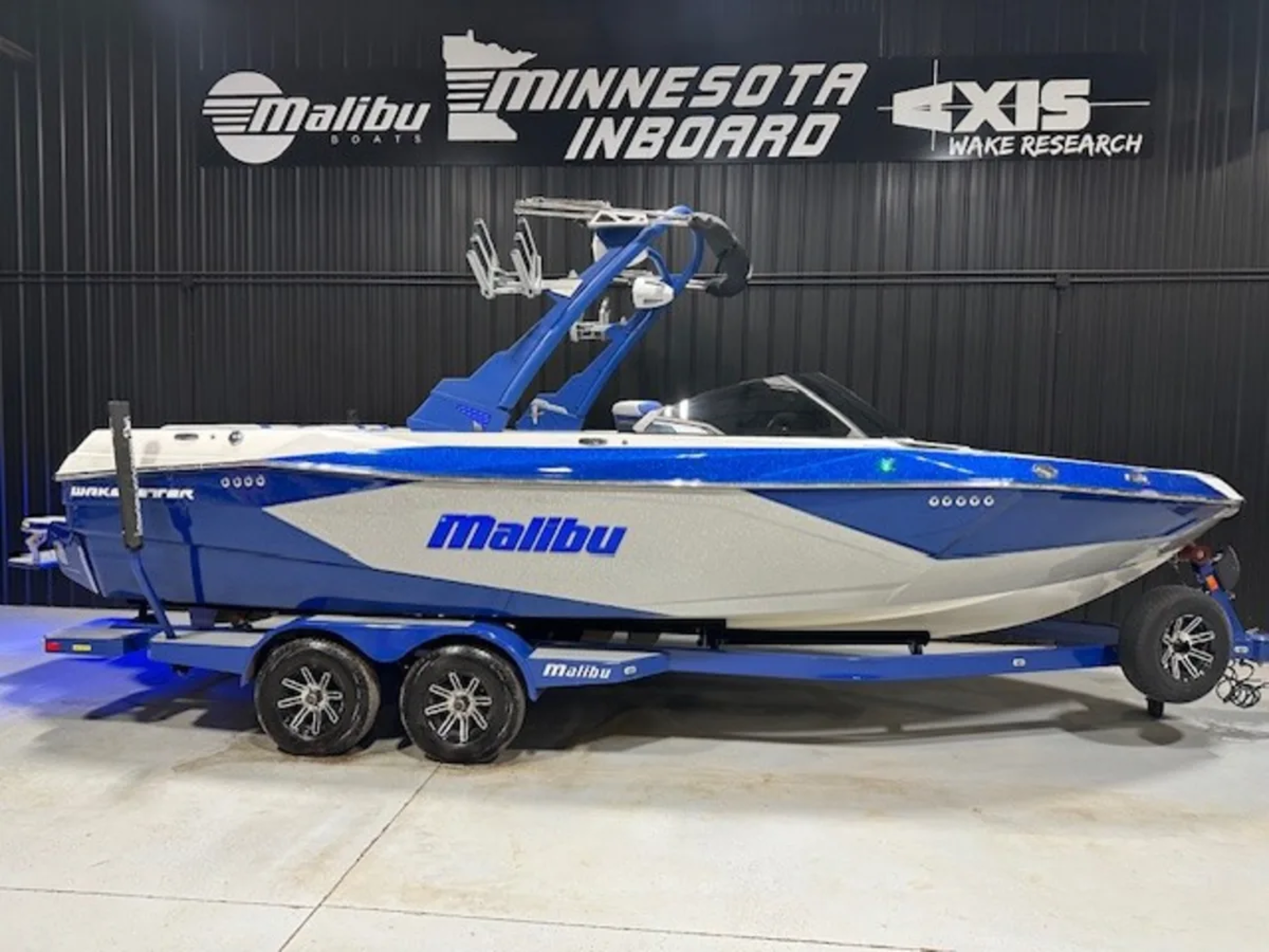 2024 Malibu 23 LSV Loaded